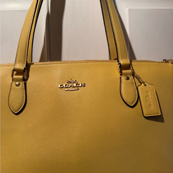 Authentic Coach Yellow Tote! - Picture 8 of 10